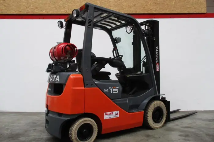 Газовый погрузчик Toyota 02-8FGF15, 2013 года, 6330 мч, вагонник- фото № 2