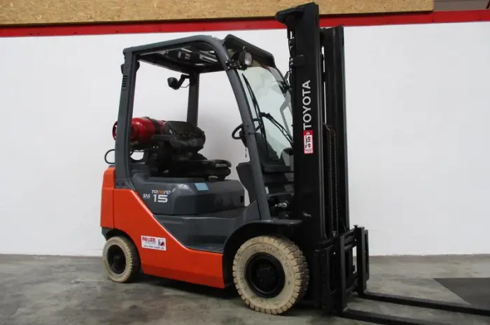 Газовый погрузчик Toyota 02-8FGF15, 2013 года, 6330 мч, вагонник- фото № 4