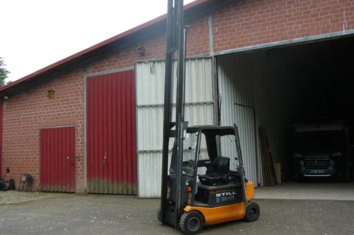 Электропогрузчик Still R20 - 16, 5.5м.подъем, вагонник, 2004 года, свободный ход, каретка- фото № 3