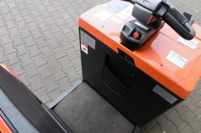 Тягач BT TSE 300, электро, 3т., 2012 года- фото № 2