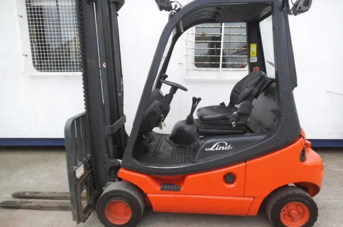 Дизельный погрузчик Linde H20D, 2006 г., 2т., 3850 мм подъем, 1662 м/ч, каретка- фото № 1
