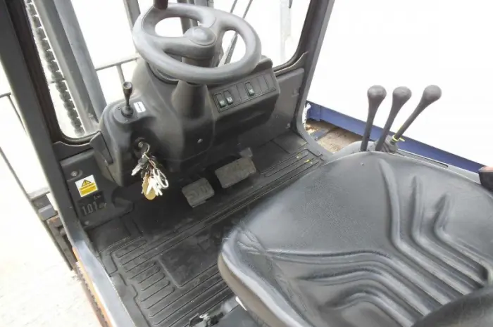 Дизельный погрузчик Linde H20D, 2006 г., 2т., 3850 мм подъем, 1662 м/ч, каретка- фото № 6