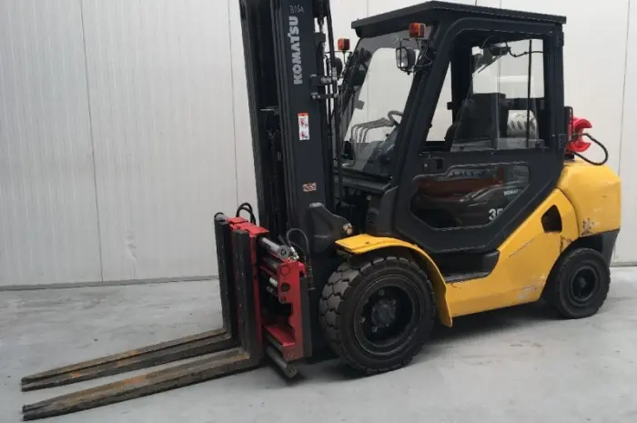 Погрузчик Komatsu FG35AT-17, газ, 2015 года, состояние нового, максимальная комплектация- фото № 1