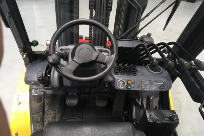 Погрузчик Komatsu FG35AT-17, газ, 2015 года, состояние нового, максимальная комплектация- фото № 6