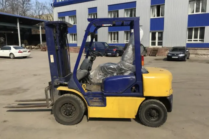 Погрузчик вилочный 2500 кг, Komatsu (Коматсу, Toyota, Nissan), 4500 мм подъем- фото № 2