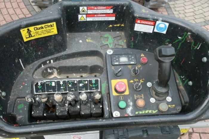 Коленчатый подъемник Niftylift HR21DE, дизель+электро, 2007г., 20.8м.рабочая высота- фото № 6