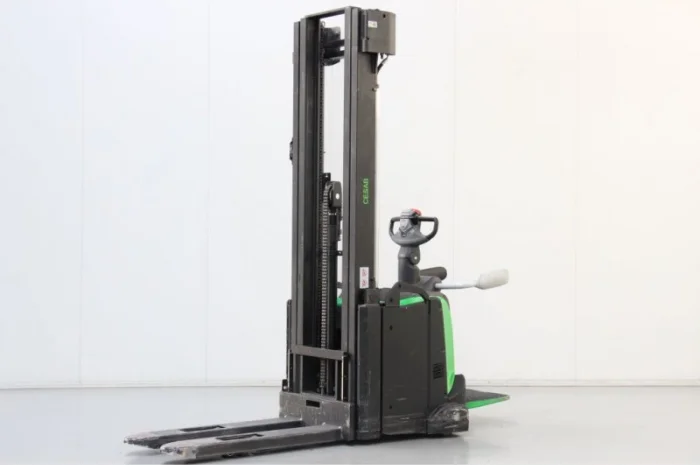 Штабелер, электроштабелер с подножкой Cesab S316L, 6 метров подъем, 2016 года- фото № 2