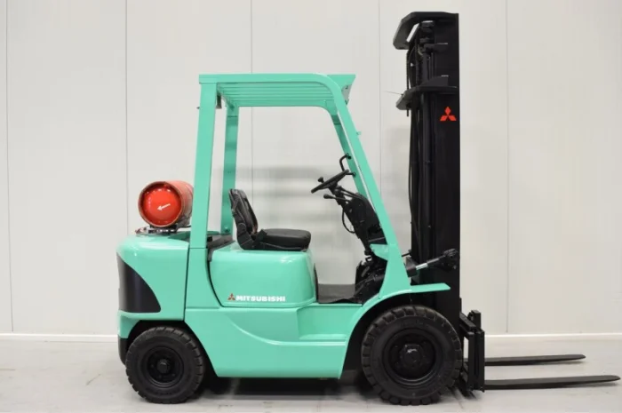 Газовый погрузчик Mitsubishi FG25K, 2002 г., 4240 м/ч, 4м.высота подъема, каретка- фото № 1