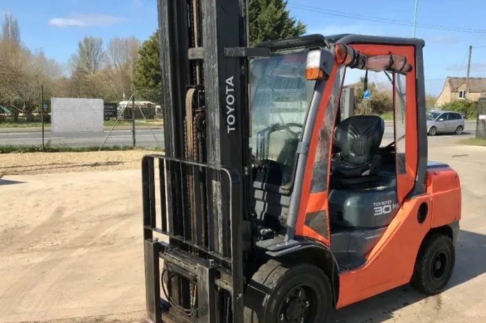Дизельный погрузчик 3т., TOYOTA 8FDF30, 3т., 2014г., 3905 м/ч! 6 метров подъем- фото № 2