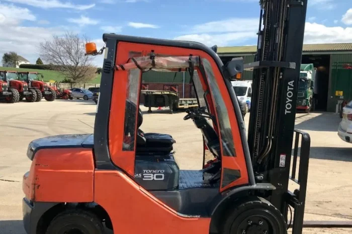 Дизельный погрузчик 3т., TOYOTA 8FDF30, 3т., 2014г., 3905 м/ч! 6 метров подъем- фото № 6