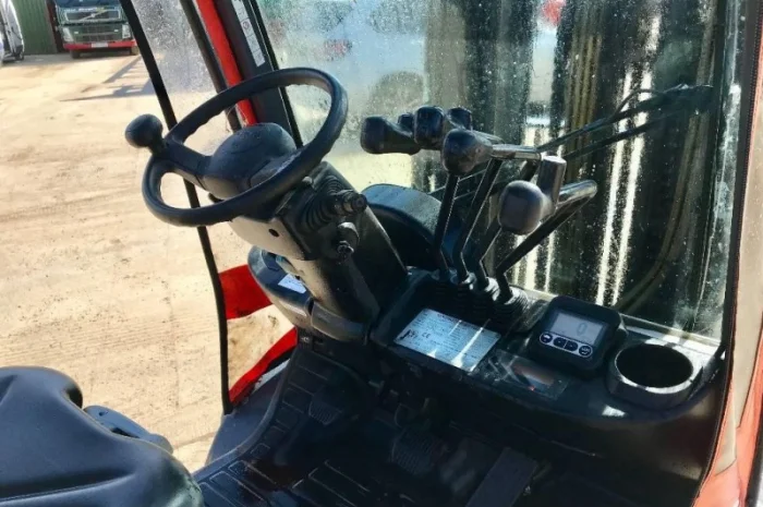 Дизельный погрузчик 3т., TOYOTA 8FDF30, 3т., 2014г., 3905 м/ч! 6 метров подъем- фото № 8