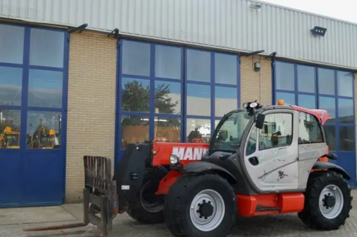 Телескопический погрузчик Manitou MLT840-137PS, 2012 года- фото № 2