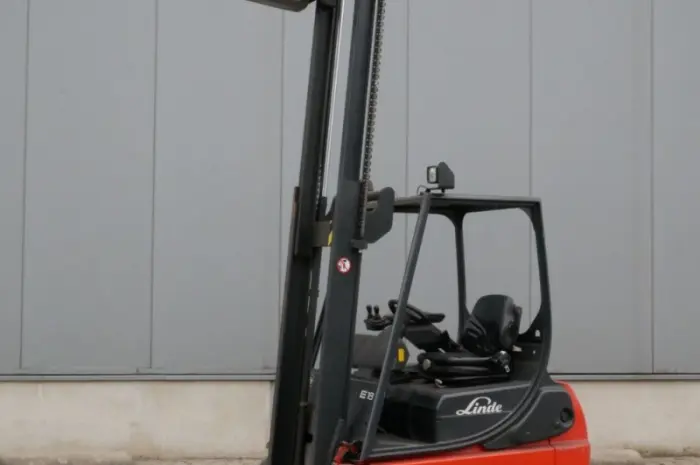 Электропогрузчик Linde E18C, трехопорный, 1800 кг, батарея 2014 года- фото № 1