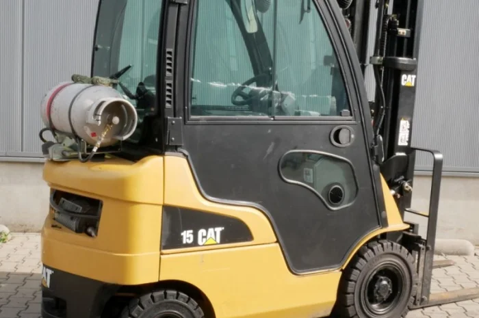 Вилочный погрузчик 1.5т., газ, CAT Lift Trucks GP15N, 2012г., 3000 м/ч- фото № 1