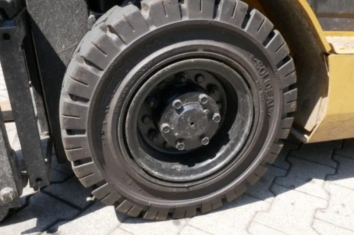 Вилочный погрузчик 1.5т., газ, CAT Lift Trucks GP15N, 2012г., 3000 м/ч- фото № 3