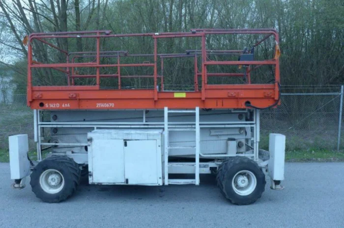 Ножничный подъемник JLG 400 RTS, дизель, 2000г., 14.2м.рабочая высота, полный привод- фото № 2