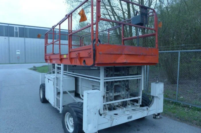 Ножничный подъемник JLG 400 RTS, дизель, 2000г., 14.2м.рабочая высота, полный привод- фото № 3