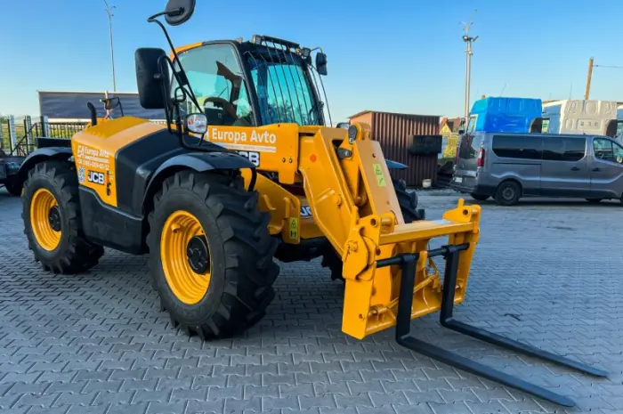 Телескопічний навантажувач JCB 531-70 2019 року- фото № 1