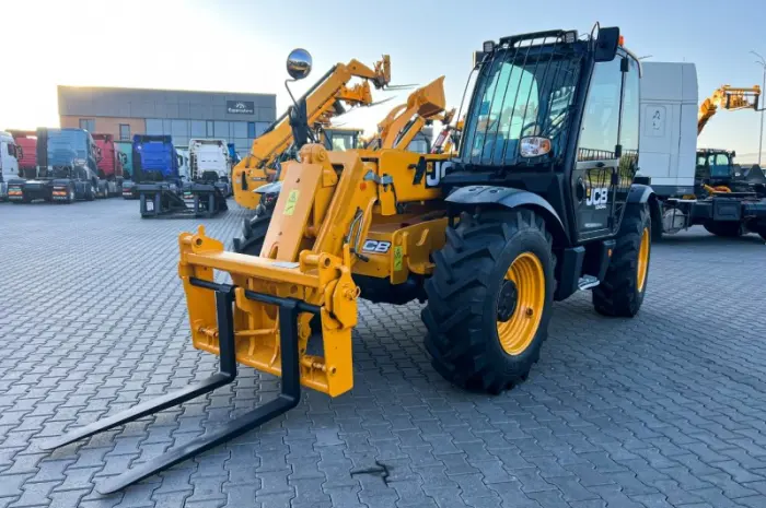 Телескопічний навантажувач JCB 531-70 2019 року- фото № 13