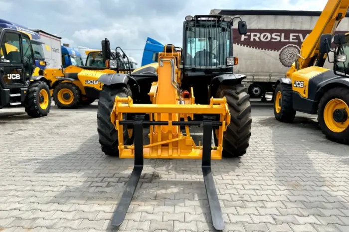 Телескопічний навантажувач JCB 535-95 - 2016 рік- фото № 19