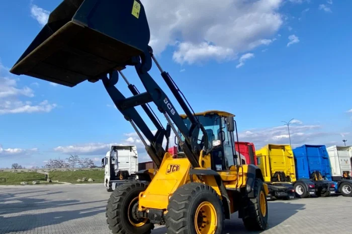 Фронтальний навантажувач JCB 437 2015 року- фото № 1