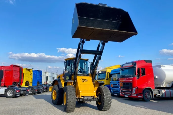 Фронтальний навантажувач JCB 437 2015 року- фото № 3