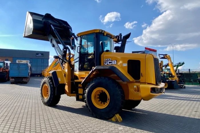 Фронтальний навантажувач JCB 437 2015 року- фото № 6