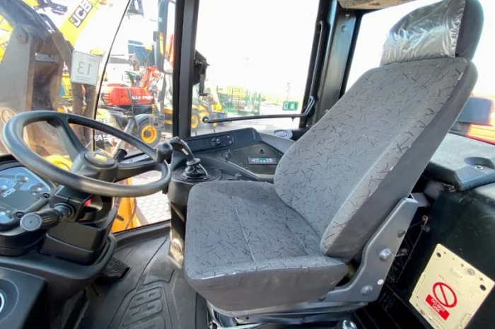 Фронтальний навантажувач JCB 437 2015 року- фото № 11