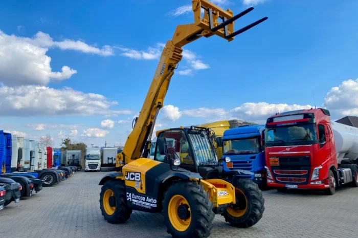 Телескопічний навантажувач JCB 535-95 2014 року- фото № 18