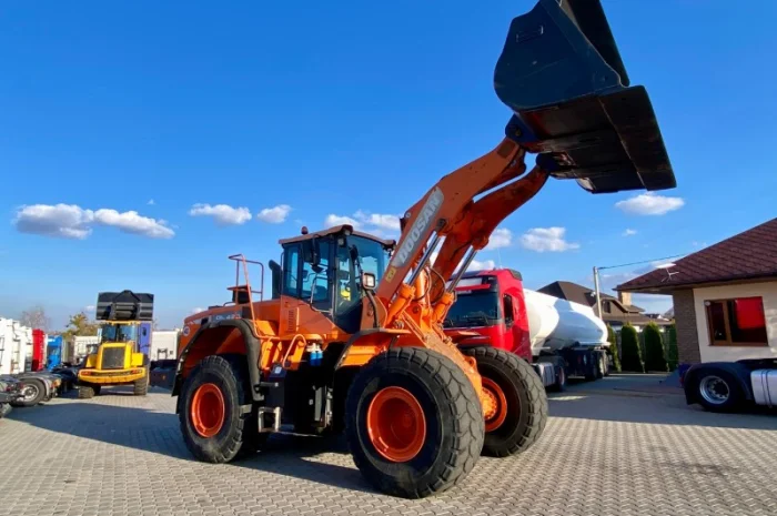 Doosan DL 420-3 - 2013 рік- фото № 17