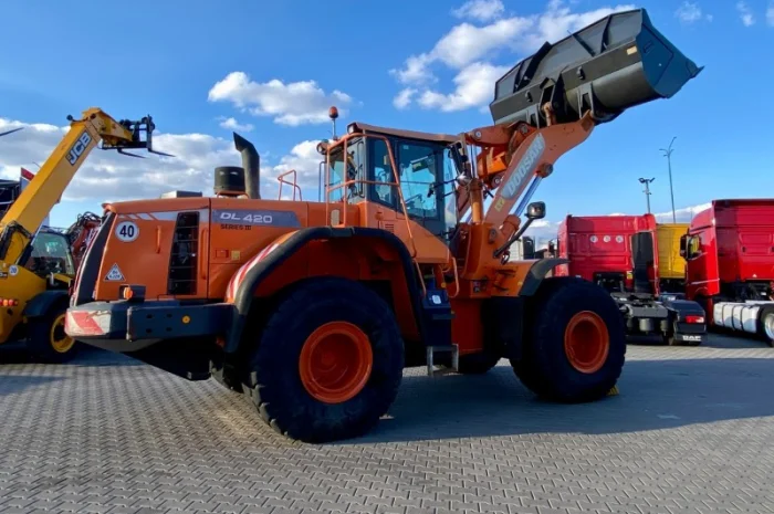Doosan DL 420-3 - 2013 рік- фото № 16