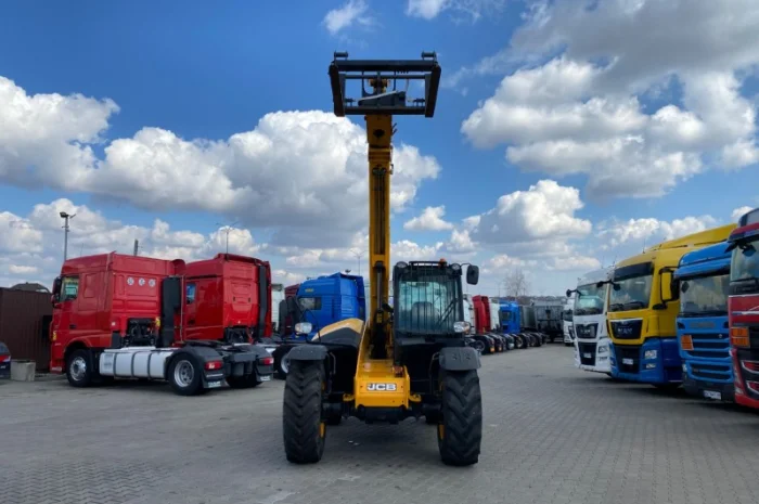 Телескопічний навантажувач JCB 531-70- фото № 19