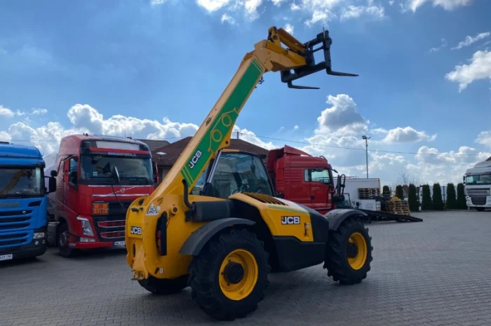 Телескопічний навантажувач JCB 531-70- фото № 16