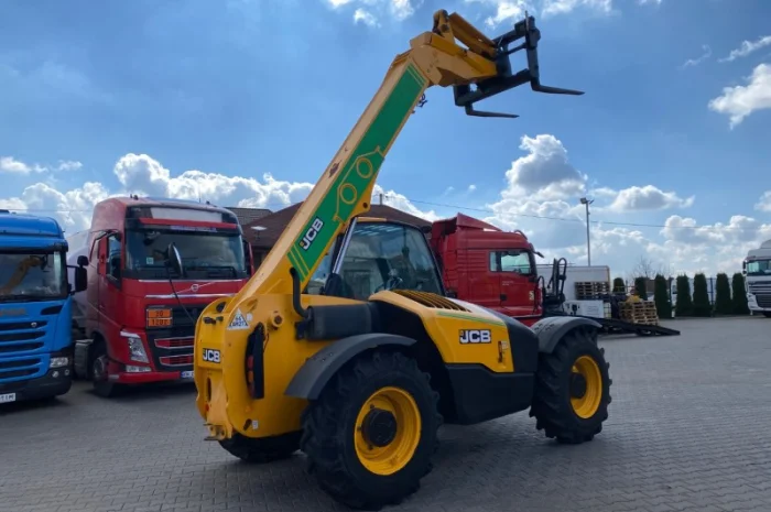 Телескопічний навантажувач JCB 531-70- фото № 15