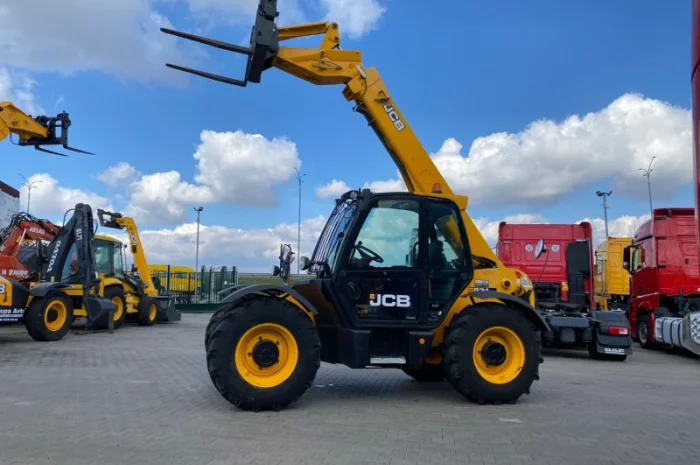Телескопічний навантажувач JCB 531-70- фото № 12
