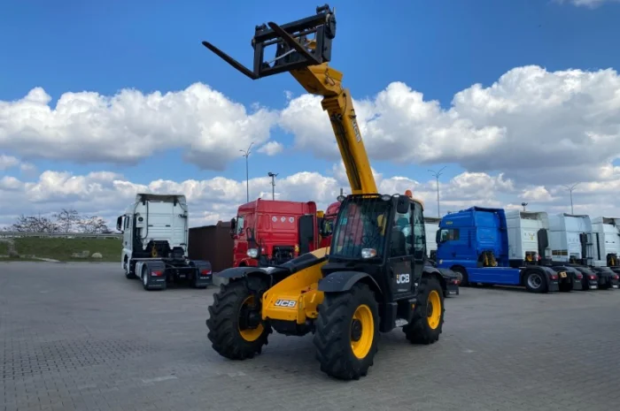 Телескопічний навантажувач JCB 531-70- фото № 11