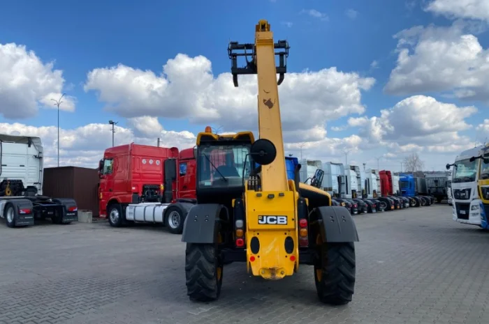 Телескопічний навантажувач JCB 531-70- фото № 9