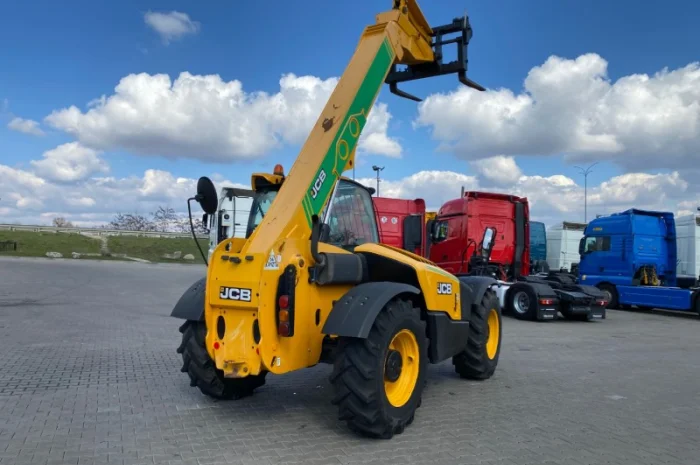Телескопічний навантажувач JCB 531-70- фото № 7