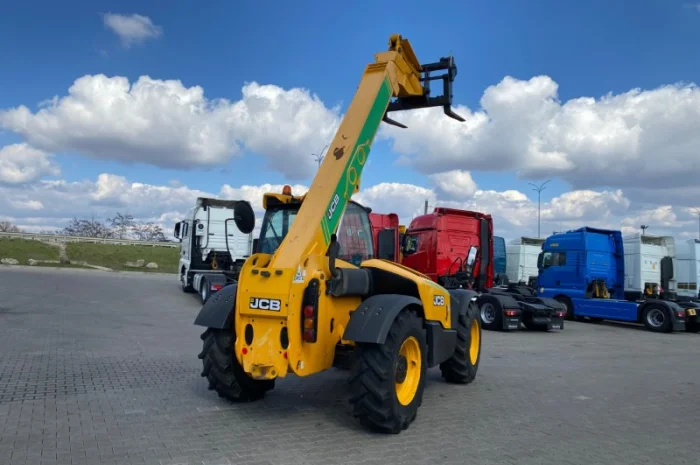 Телескопічний навантажувач JCB 531-70- фото № 6