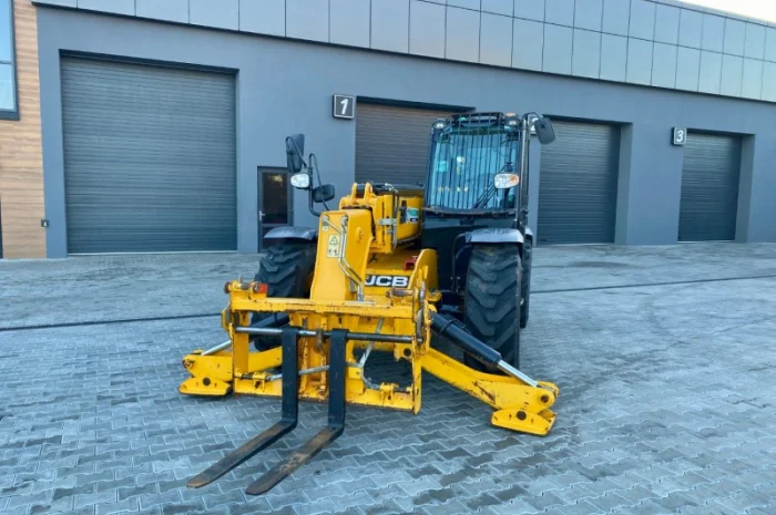 Телескопічний навантажувач JCB 533-105 - 2019 рік- фото № 19