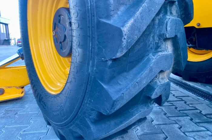 Телескопічний навантажувач JCB 533-105 - 2019 рік- фото № 3