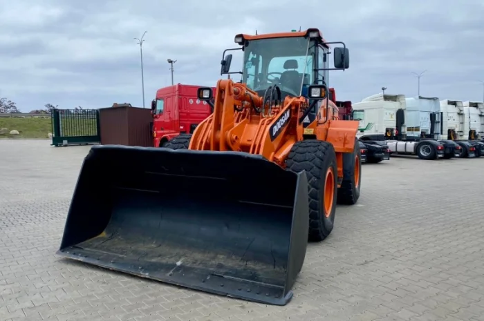 Фронтальний навантажувач Doosan DL 250-3 - 2014 року- фото № 19