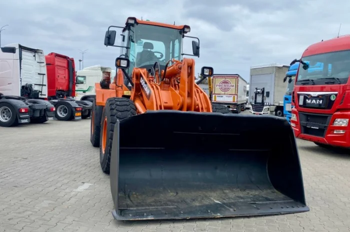 Фронтальний навантажувач Doosan DL 250-3 - 2014 року- фото № 17