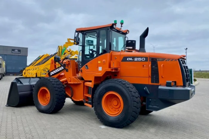 Фронтальний навантажувач Doosan DL 250-3 - 2014 року- фото № 15