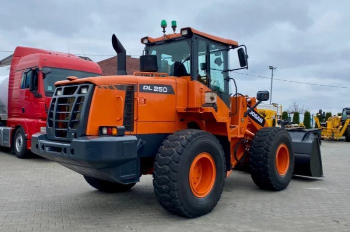 Фронтальний навантажувач Doosan DL 250-3 - 2014 року- фото № 13