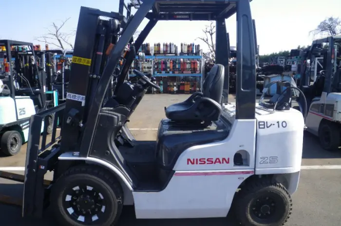 Вилочный погрузчик NISSAN PD01A25PQ,  2.5 тонны,  2011г.в. Газ. Вагонный вариант,  сайт-шифт- фото № 1