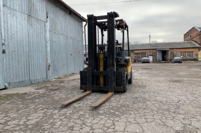 Вилочный дизельный погрузчик 3 т подъем 4500- фото № 1