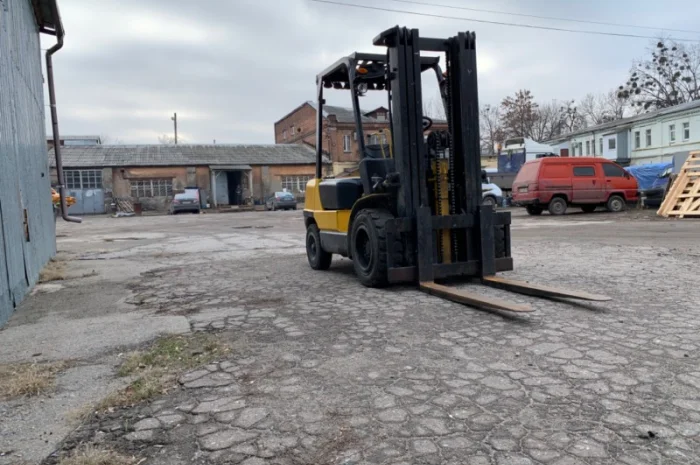 Вилочный дизельный погрузчик 3 т подъем 4500- фото № 2