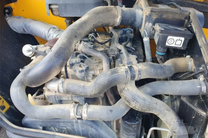 Телескопический погрузчик JCB 540-140 HIVIZ- фото № 9