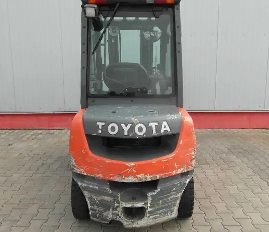 Вилочный погрузчик Toyota 8FDF25- фото № 4